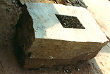 Erratischer Block M-35, 1990Schlacke aus der M&uuml;llverbrennung, Muschelkalk, Blei; 220 x 125 x 130 cm