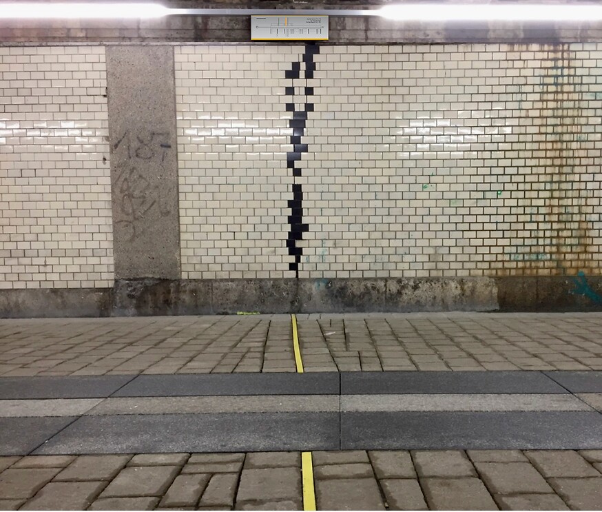 Der Klang der Fuge &ndash; <p><strong>Karl Br&ouml;ger-Tunnel N&uuml;rnberg</strong><br />Gelbe&nbsp;Fuge / West</p>