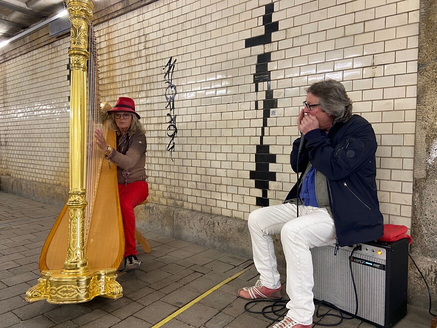 Der Klang der Fuge &ndash; <p><strong>Lilo Kraus &amp; Chris Schmidt</strong><br />Gelbe&nbsp;Fuge / 230423<br />Einspielung Sonntag 23. April&nbsp;2023</p>